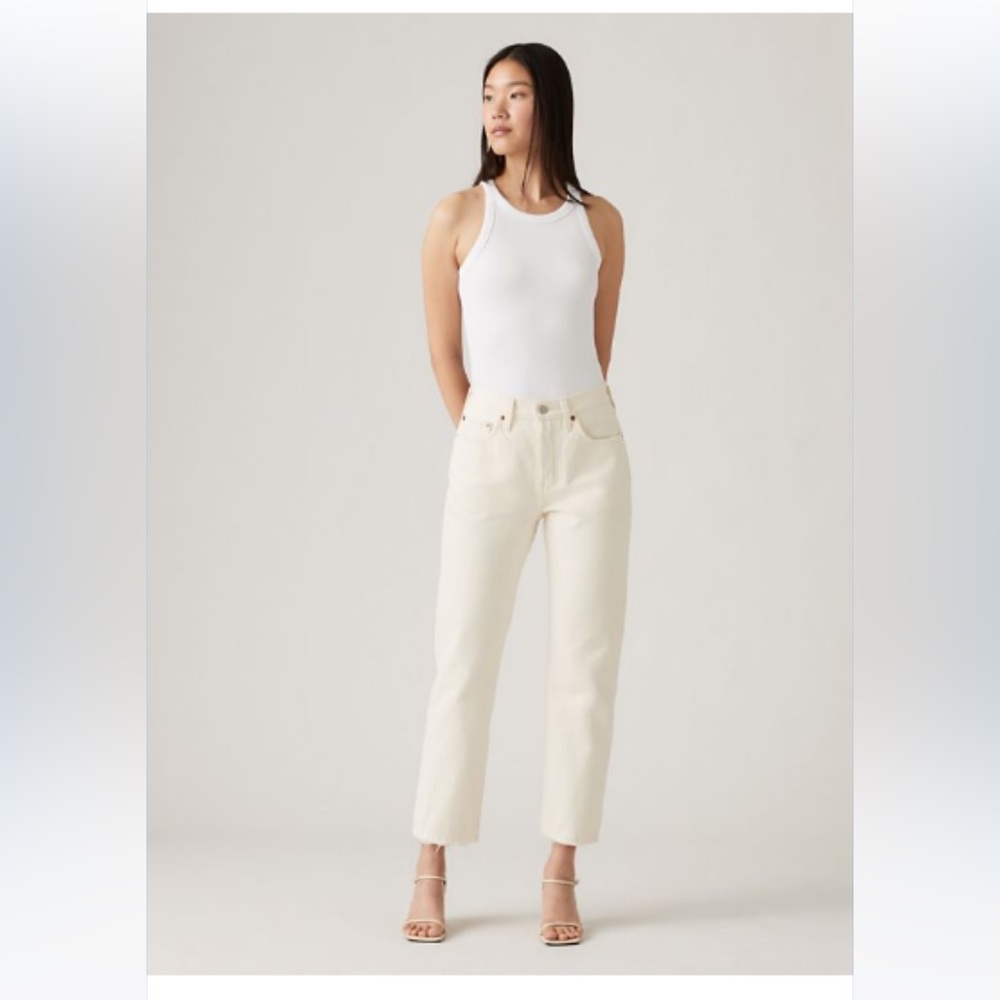 Levi's® Premium
501® ORIGINAL CROPPED WOMEN'S JEANS. Size 26